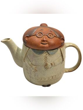 Vintage 1970s Giftcraft "Grandma" Teapot with a Speckled Tan Glaze Made in Japan